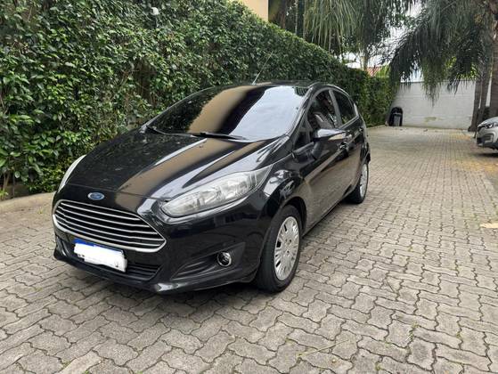 FORD FIESTA 1.6 SE HATCH 16V FLEX 4P POWERSHIFT